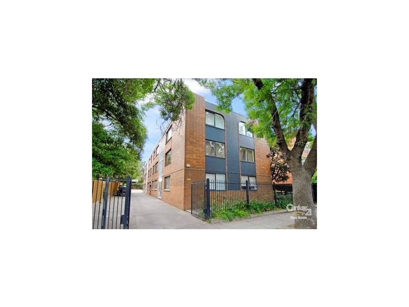 7/16 Robe Street, St Kilda VIC 3182