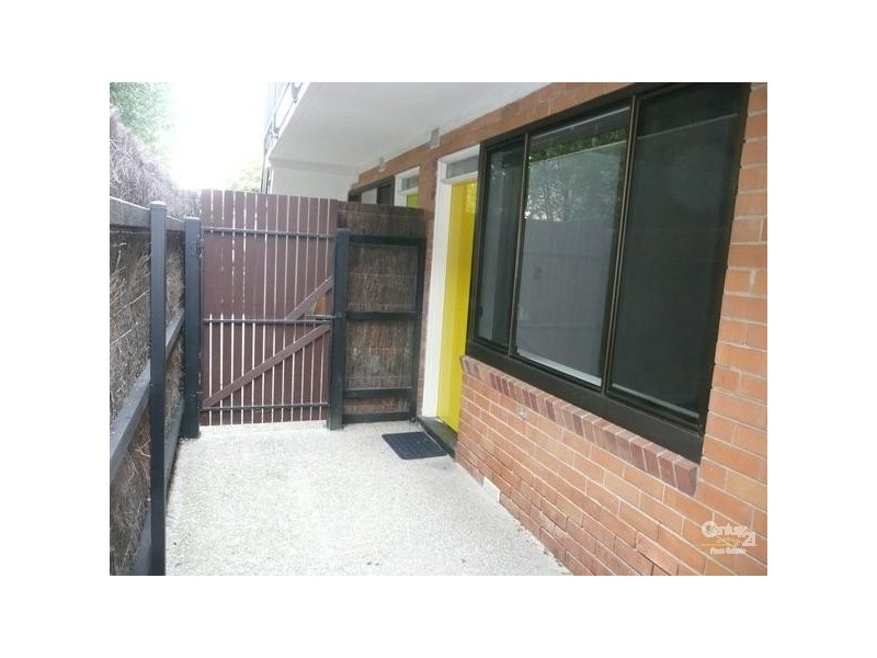 2/38 Sycamore Grove, St Kilda East VIC 3183