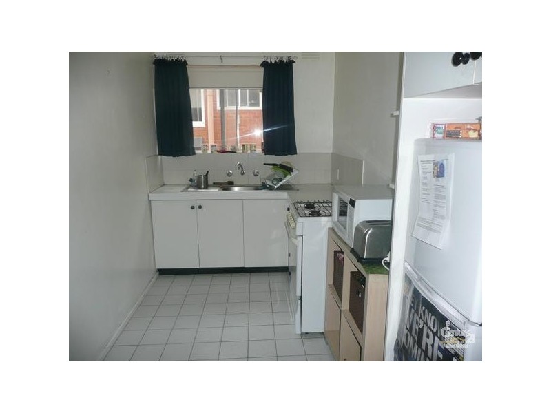 7/16 Robe Street, St Kilda VIC 3182
