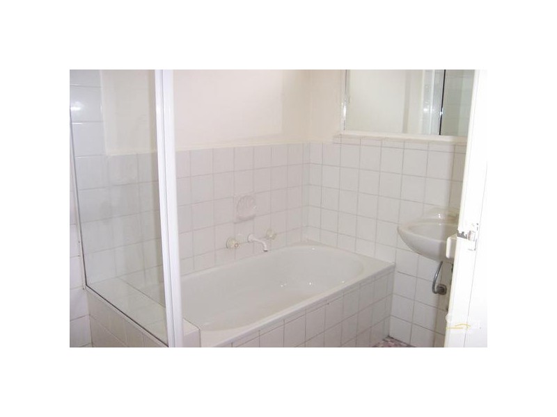 4/40 Rothesay Avenue, Elwood VIC 3184