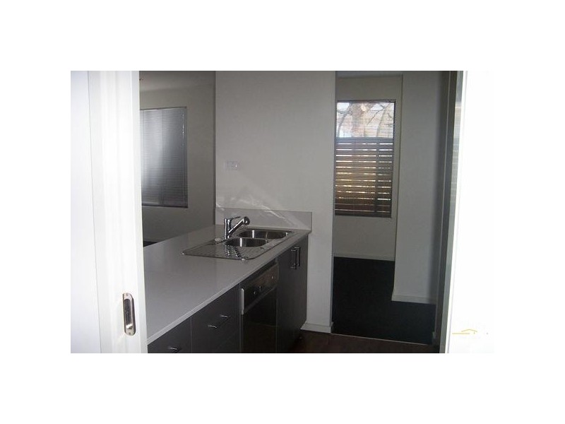 8/561 Glenferrie Road, Hawthorn VIC 3122