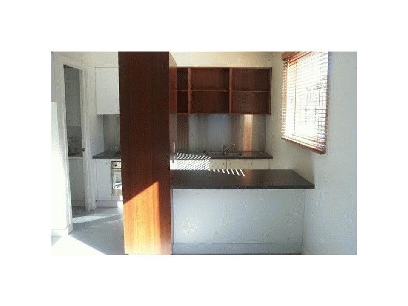 70 FOAM STREET, Elwood VIC 3184