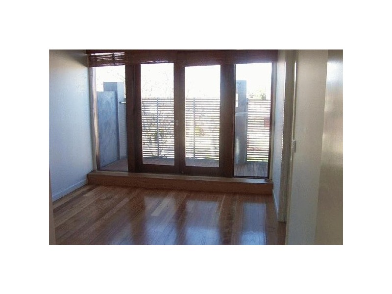 70 FOAM STREET, Elwood VIC 3184