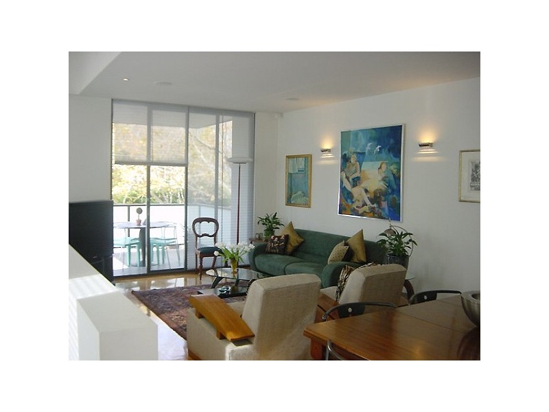 32 Selwyn Avenue, Elwood VIC 3184