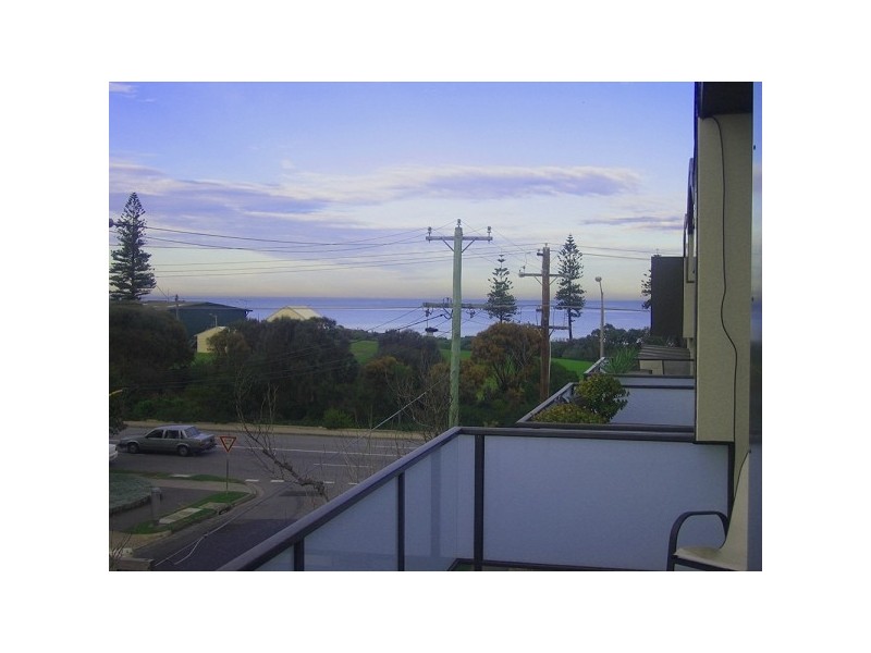 32 Selwyn Avenue, Elwood VIC 3184