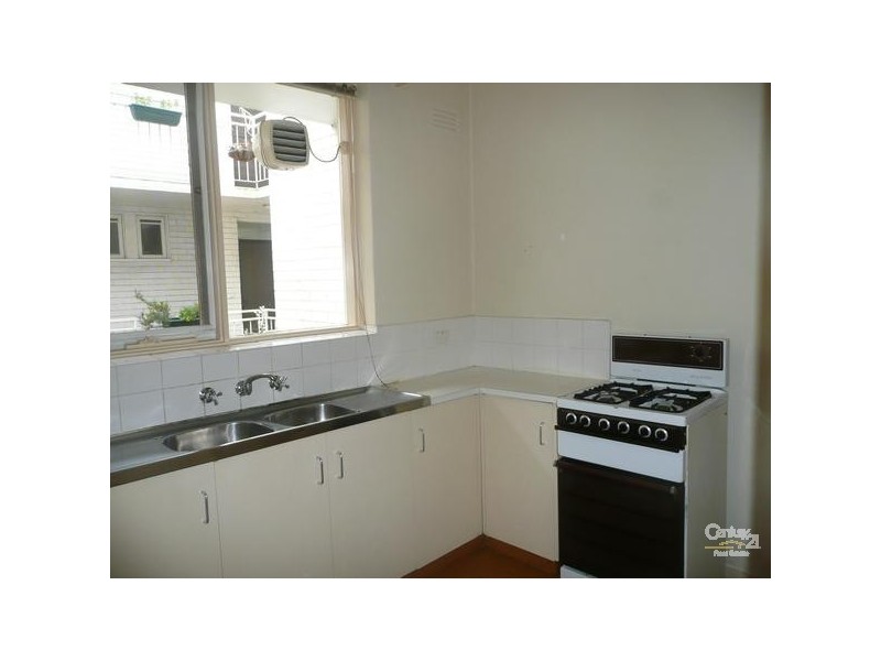 9/19 Shakespeare Grove, St Kilda VIC 3182