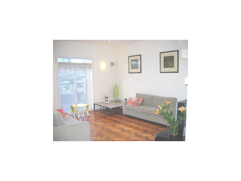 24 Heaton Avenue, Elwood VIC 3184