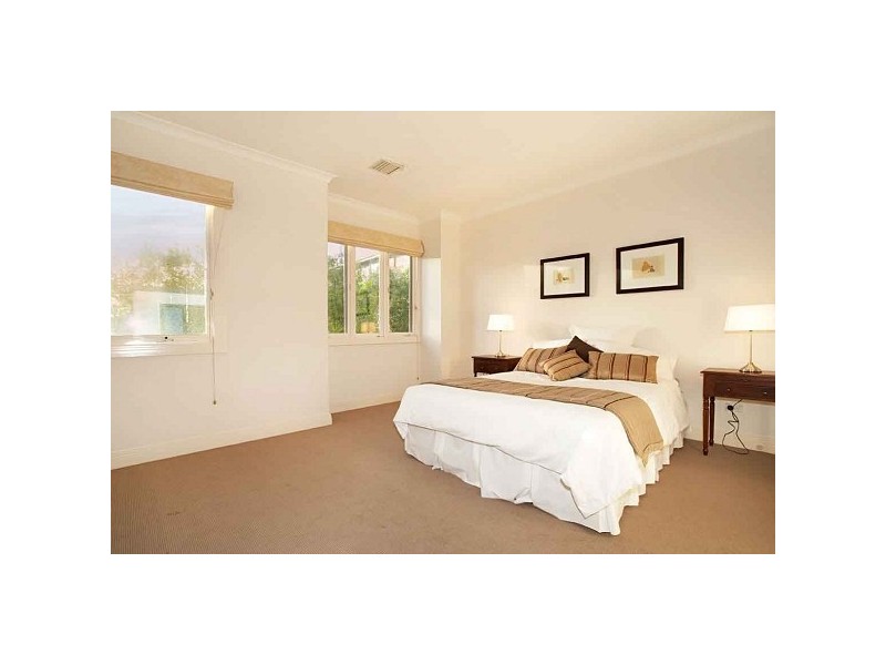 13C Broadway, Elwood VIC 3184