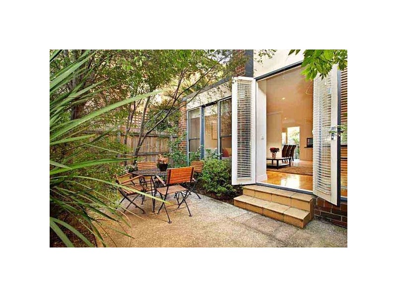 13C Broadway, Elwood VIC 3184