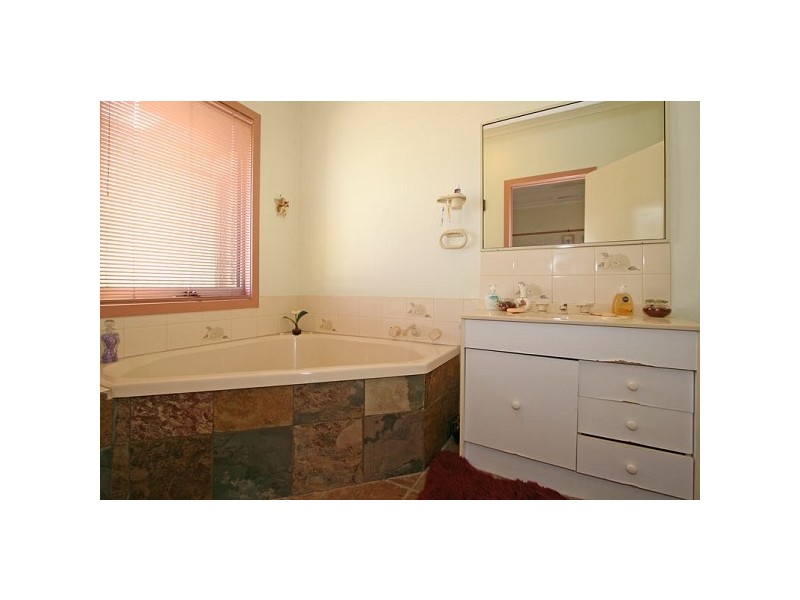 6 Tower Avenue, Frankston VIC 3199