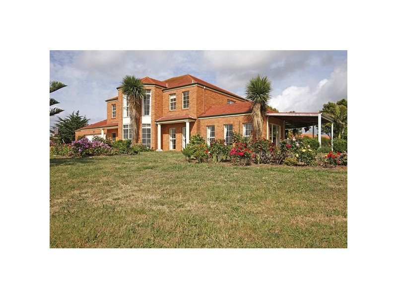 2 Lady Nelson Parkway, Bittern VIC 3918