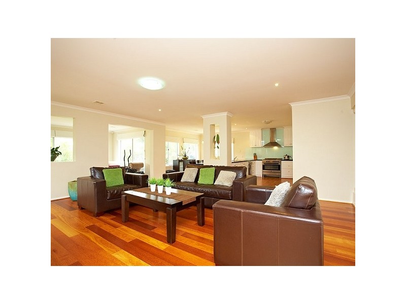 4 Flynn Tce, Sandhurst VIC 3977