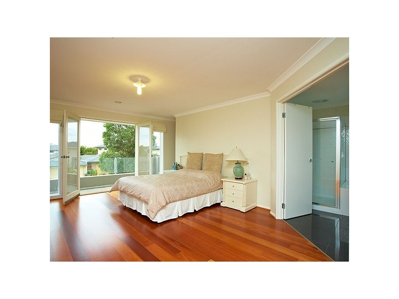 4 Flynn Tce, Sandhurst VIC 3977