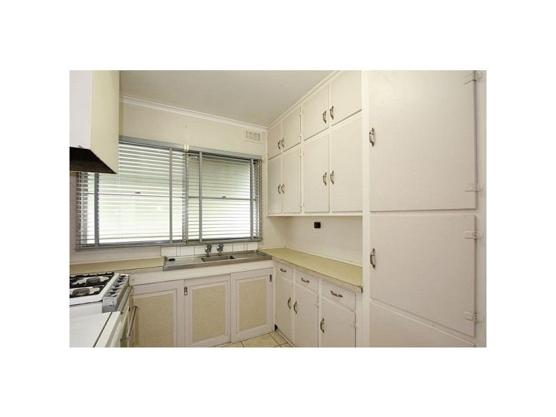 8 Forest Drive, Frankston North VIC 3200