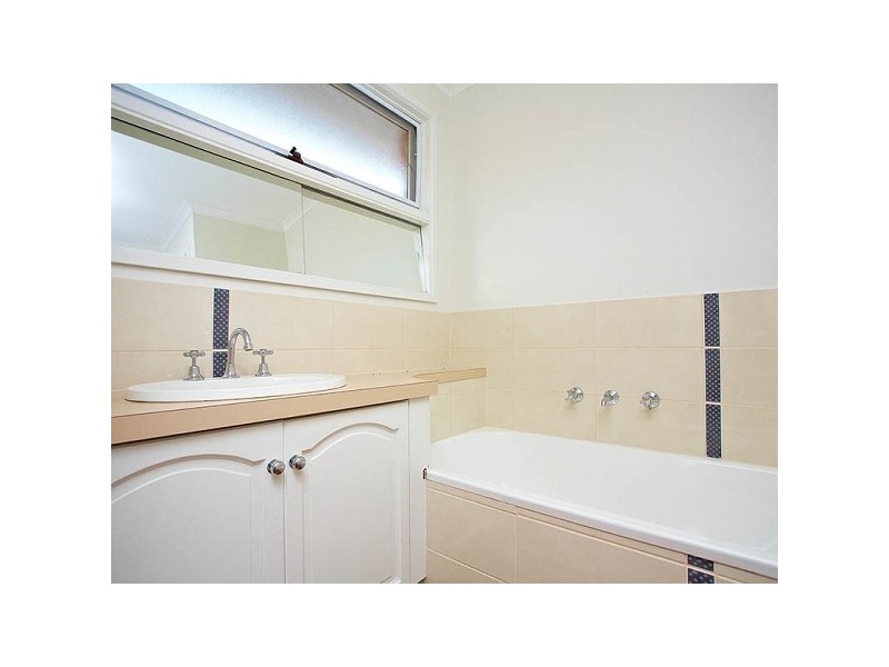 1 Tatura Court, Frankston VIC 3199