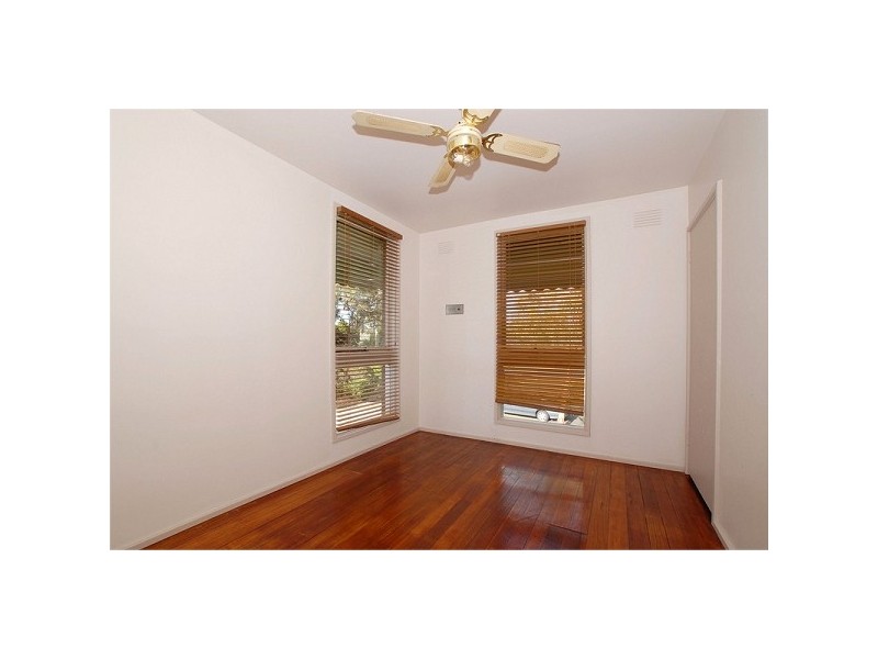 33 Grimwade Crescent, Frankston VIC 3199