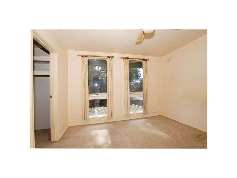 33 Grimwade Crescent, Frankston VIC 3199