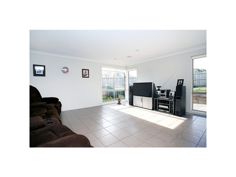 38 Clifton Grove, Carrum Downs VIC 3201