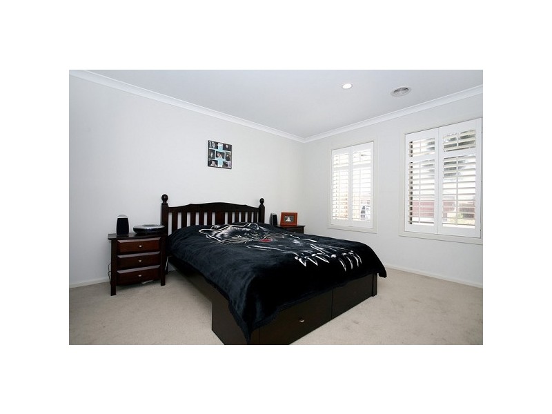 38 Clifton Grove, Carrum Downs VIC 3201