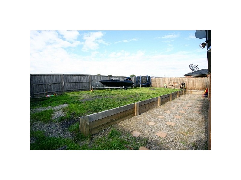 38 Clifton Grove, Carrum Downs VIC 3201