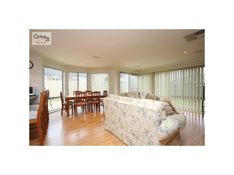 21 Clancy Crescent, Carrum Downs VIC 3201