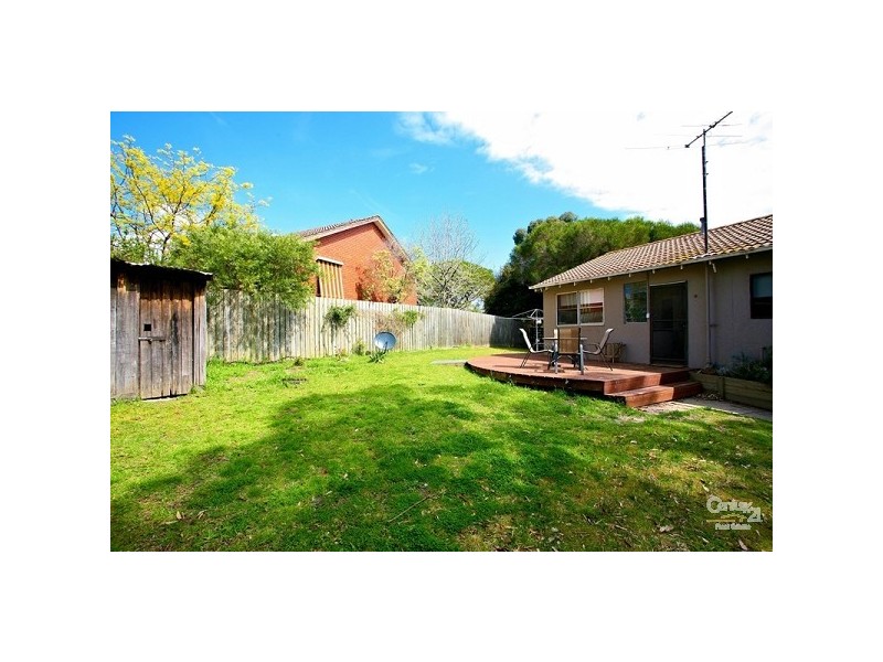 6 Moreton Street, Frankston North VIC 3200
