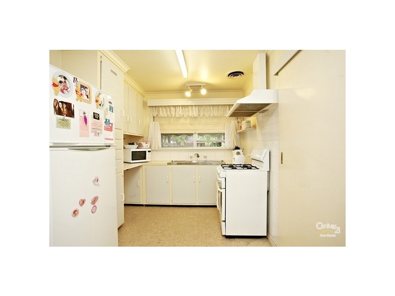 8 Bundy Court, Frankston North VIC 3200