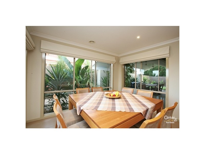 24 Diamond Parade, Skye VIC 3977