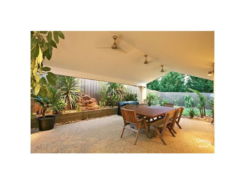 24 Diamond Parade, Skye VIC 3977
