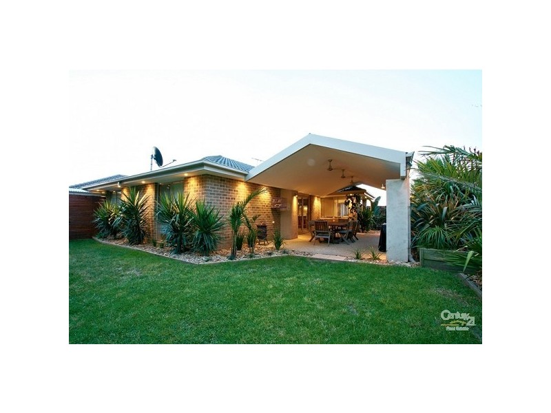 24 Diamond Parade, Skye VIC 3977