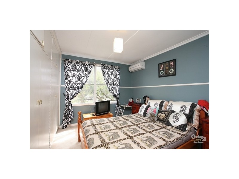 6 Moreton Street, Frankston North VIC 3200