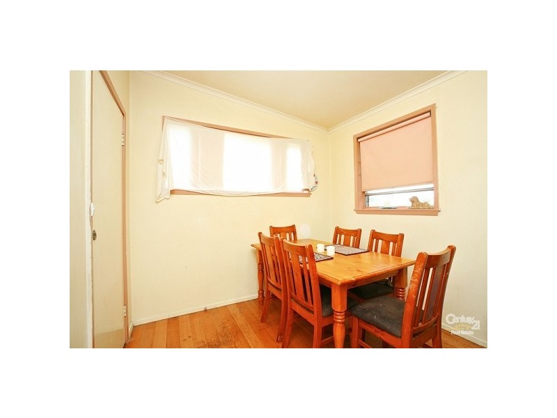 16 Honeysuckle Street, Frankston North VIC 3200