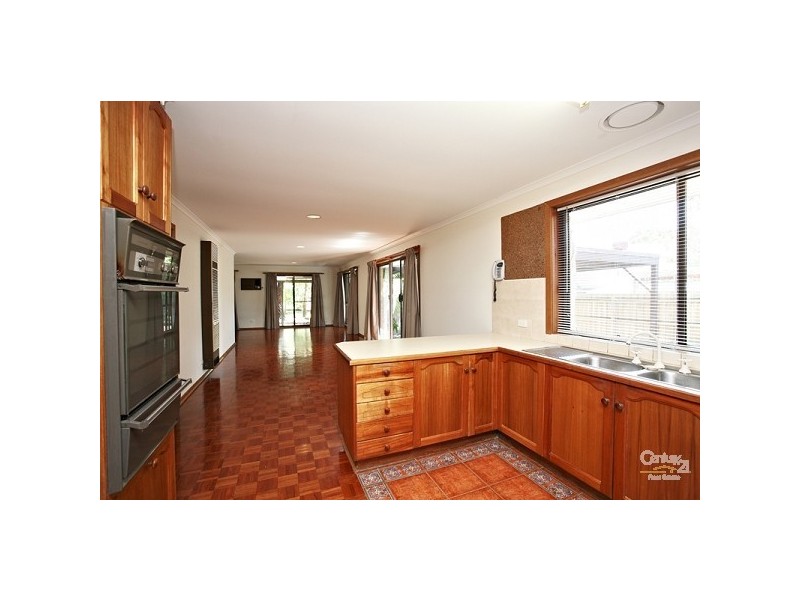 85 Raphael  Crescent, Frankston VIC 3199