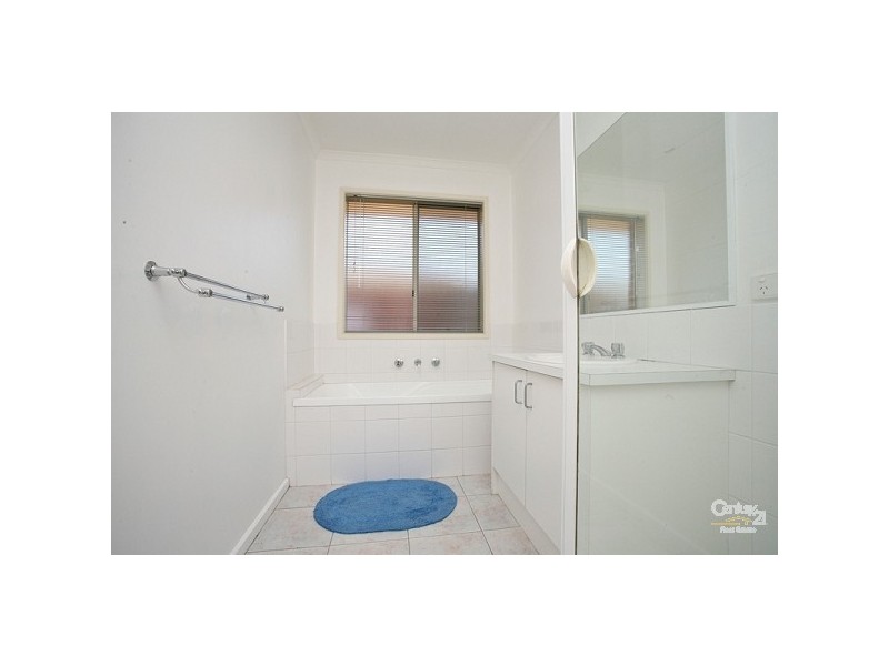 Unit 1, 49 Oberon Drive, Carrum Downs VIC 3201