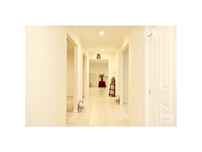 14 Emerald Drive, Skye VIC 3977