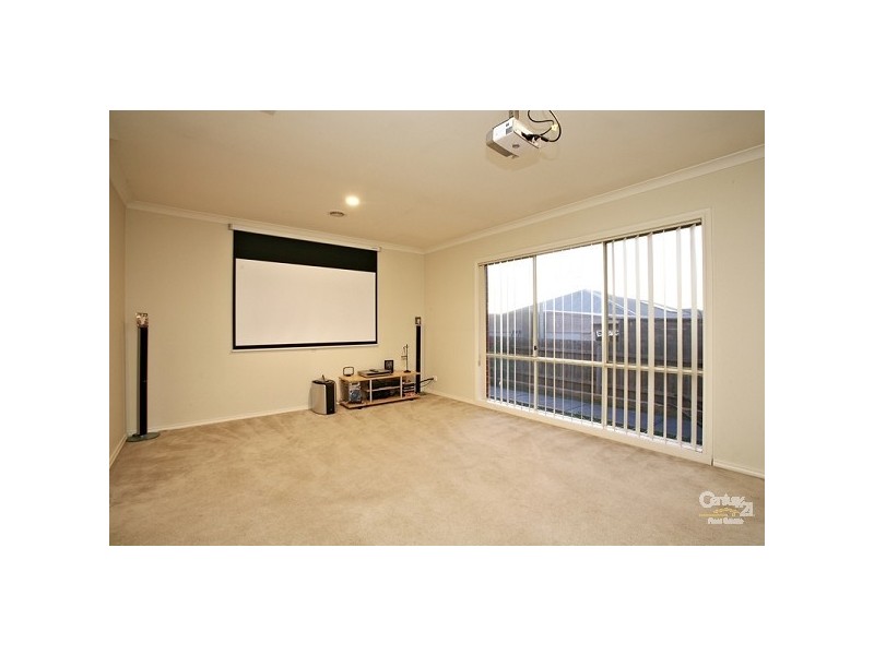 14 Emerald Drive, Skye VIC 3977