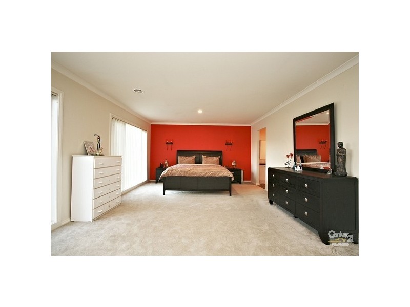 14 Emerald Drive, Skye VIC 3977