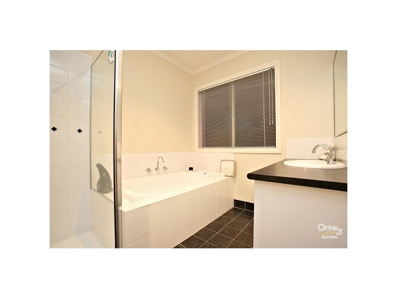 14 Emerald Drive, Skye VIC 3977