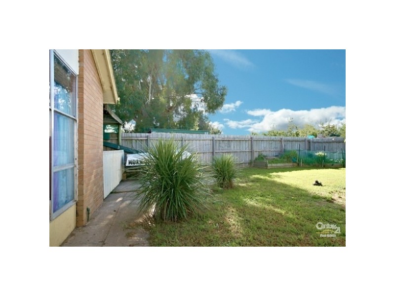 15 Bouvardia Crescent, Frankston North VIC 3200