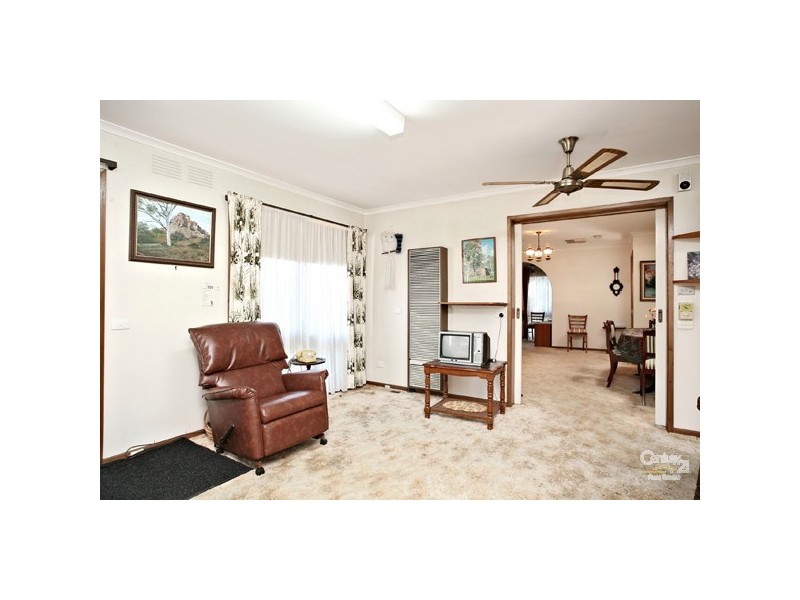 8 Valley Road, Frankston VIC 3199