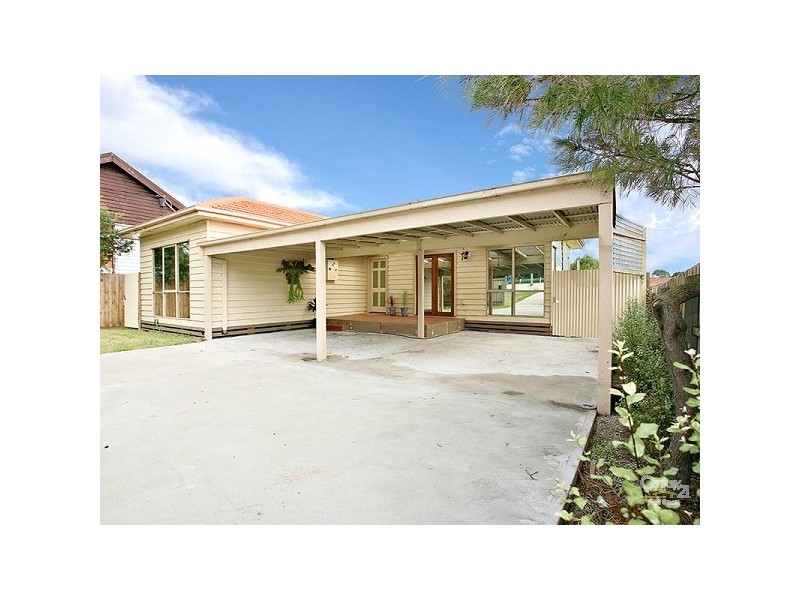 17 Mc Mahons Road, Frankston VIC 3199