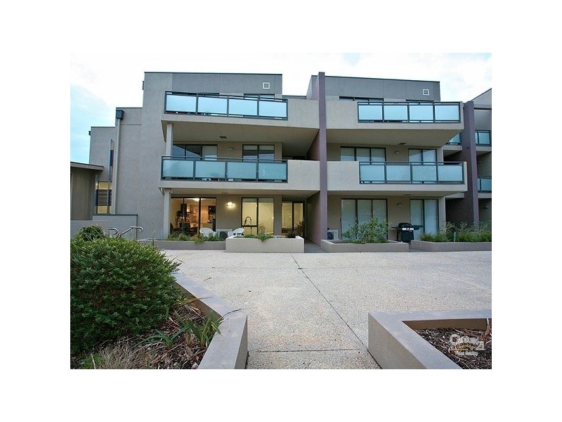 18, 392-394 Nepean Highway, Frankston VIC 3199