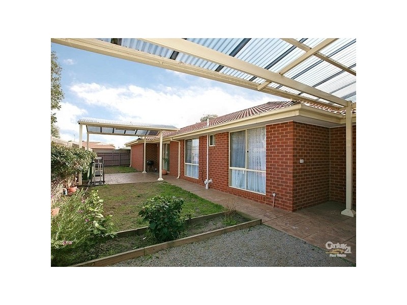 8 Perkins Drive, Carrum Downs VIC 3201