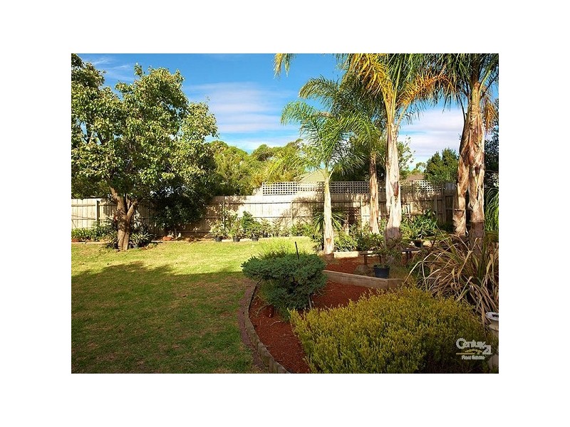 13 Inglenook Crescent, Frankston VIC 3199