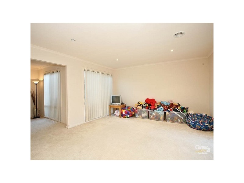 14 Bushlark Drive, Carrum Downs VIC 3201