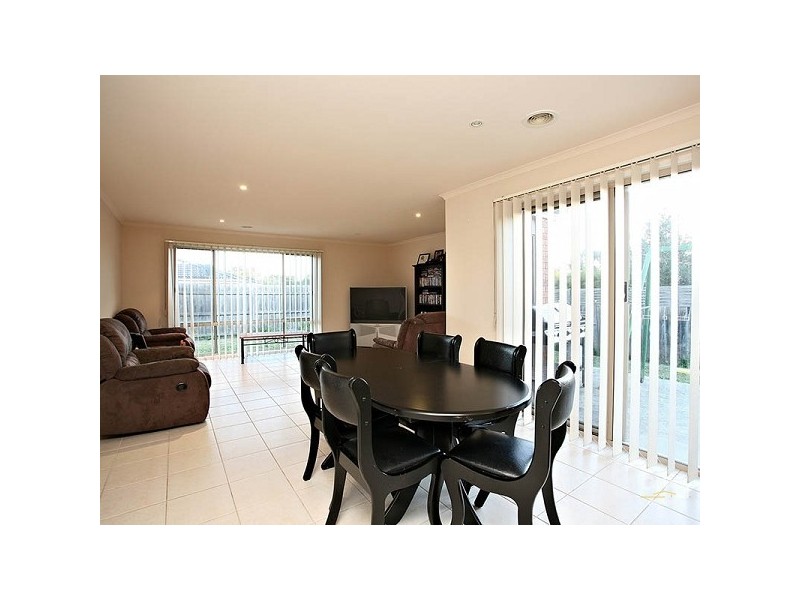 14 Bushlark Drive, Carrum Downs VIC 3201