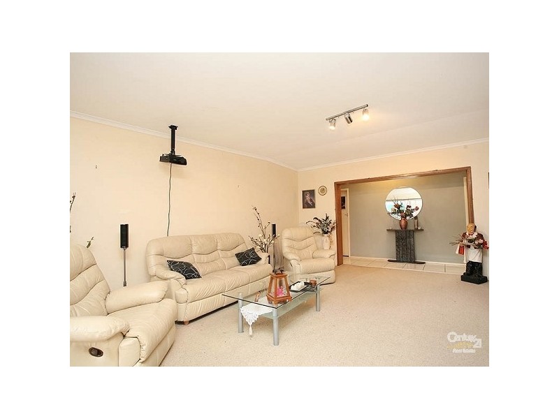 33 Brentwood Crescent, Frankston VIC 3199