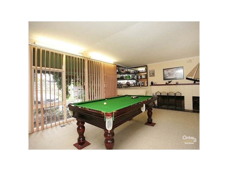 33 Brentwood Crescent, Frankston VIC 3199