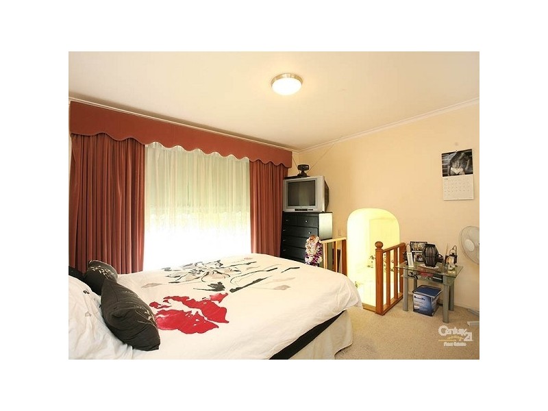 33 Brentwood Crescent, Frankston VIC 3199