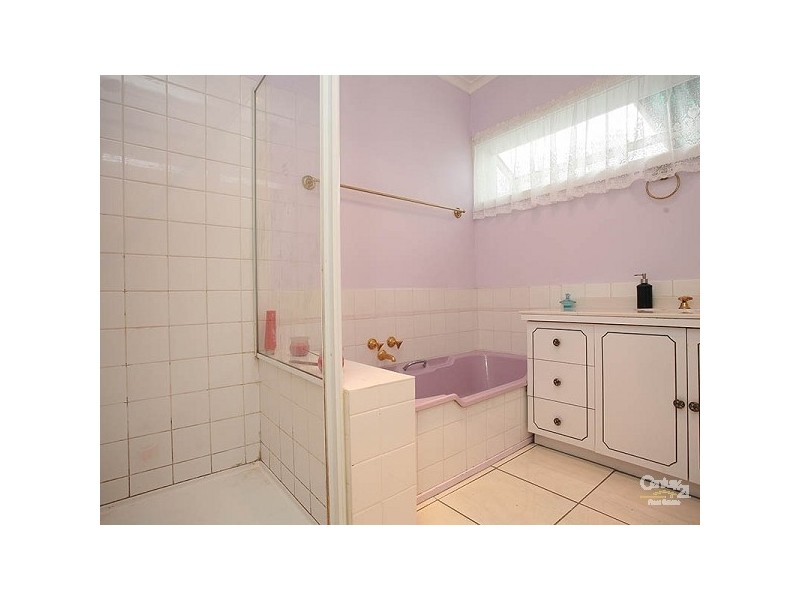 33 Brentwood Crescent, Frankston VIC 3199